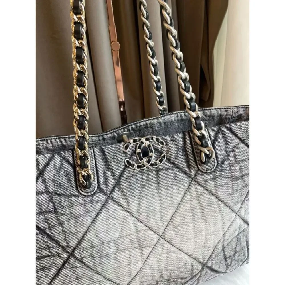 Chanel Women Pre-Loved Bag Very Good Condition